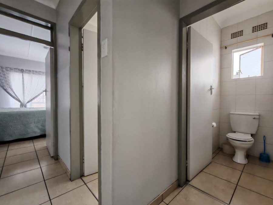 2 Bedroom Property for Sale in Three Rivers Gauteng