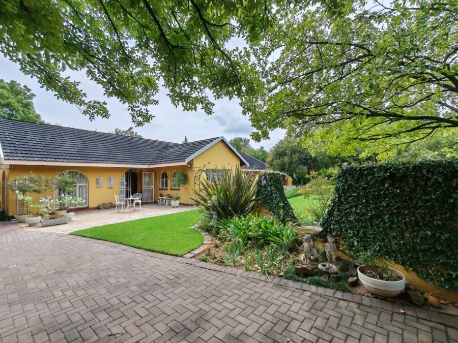 4 Bedroom Property for Sale in Three Rivers Proper Gauteng