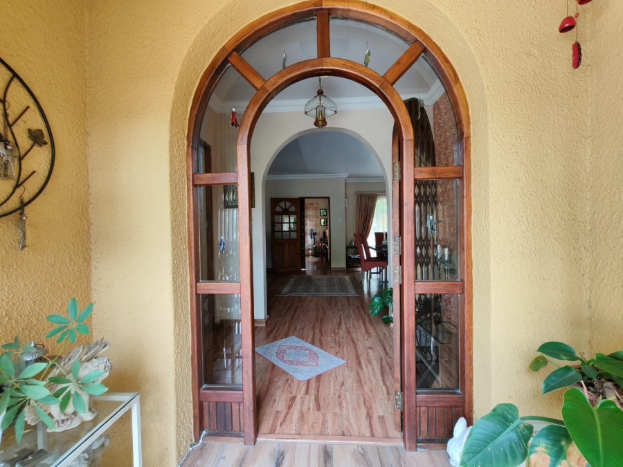 4 Bedroom Property for Sale in Three Rivers Proper Gauteng