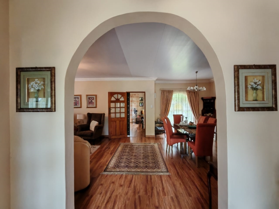 4 Bedroom Property for Sale in Three Rivers Proper Gauteng