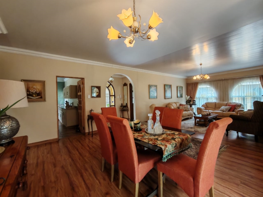 4 Bedroom Property for Sale in Three Rivers Proper Gauteng