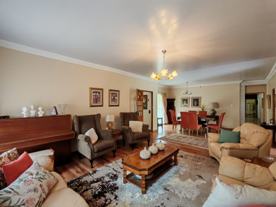 4 Bedroom Property for Sale in Three Rivers Proper Gauteng