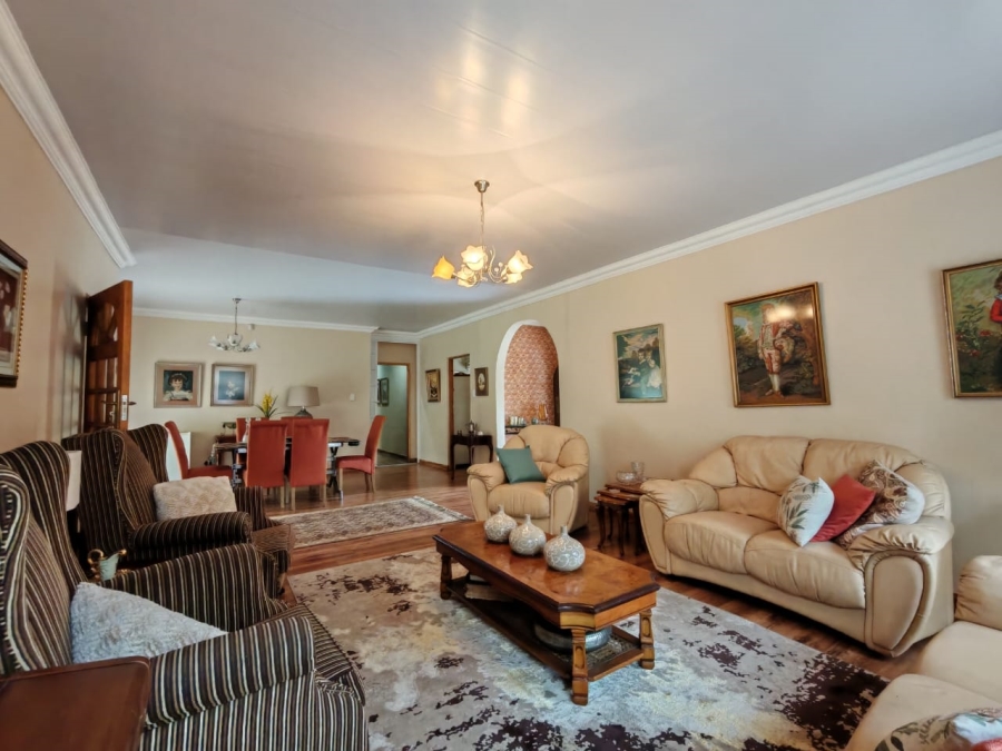 4 Bedroom Property for Sale in Three Rivers Proper Gauteng