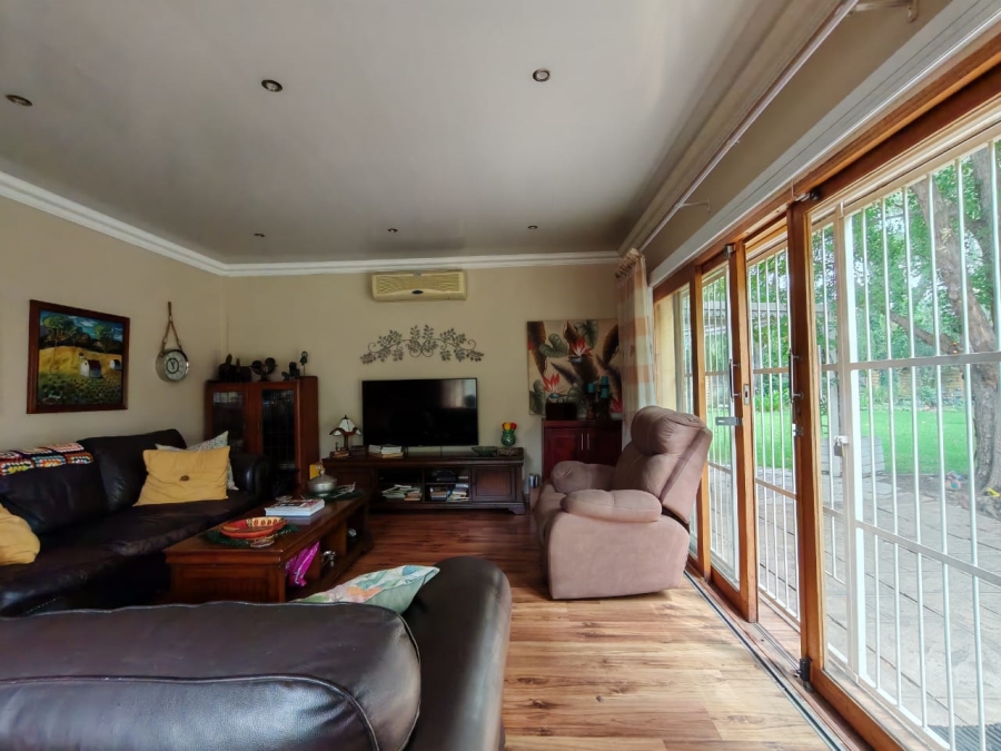 4 Bedroom Property for Sale in Three Rivers Proper Gauteng