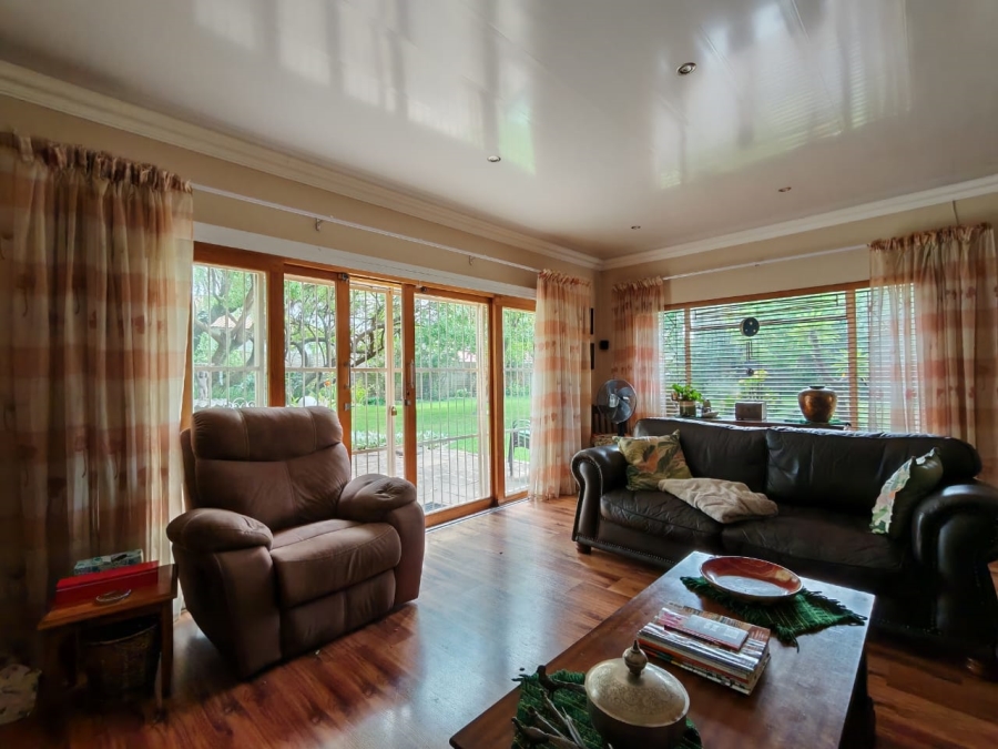 4 Bedroom Property for Sale in Three Rivers Proper Gauteng