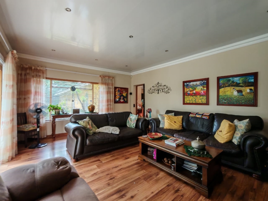 4 Bedroom Property for Sale in Three Rivers Proper Gauteng