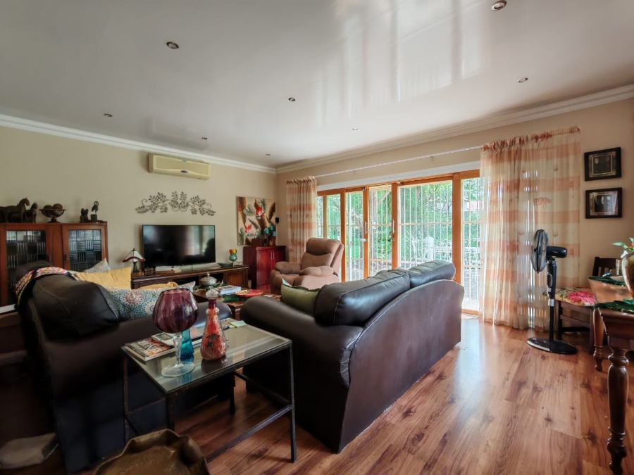 4 Bedroom Property for Sale in Three Rivers Proper Gauteng