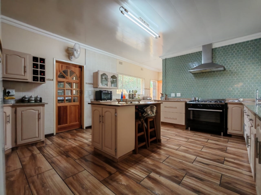 4 Bedroom Property for Sale in Three Rivers Proper Gauteng