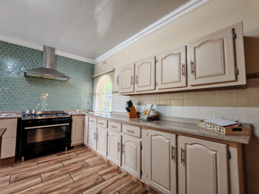 4 Bedroom Property for Sale in Three Rivers Proper Gauteng