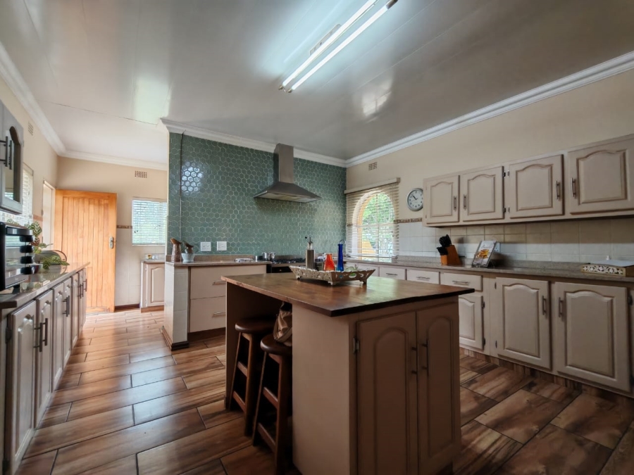 4 Bedroom Property for Sale in Three Rivers Proper Gauteng