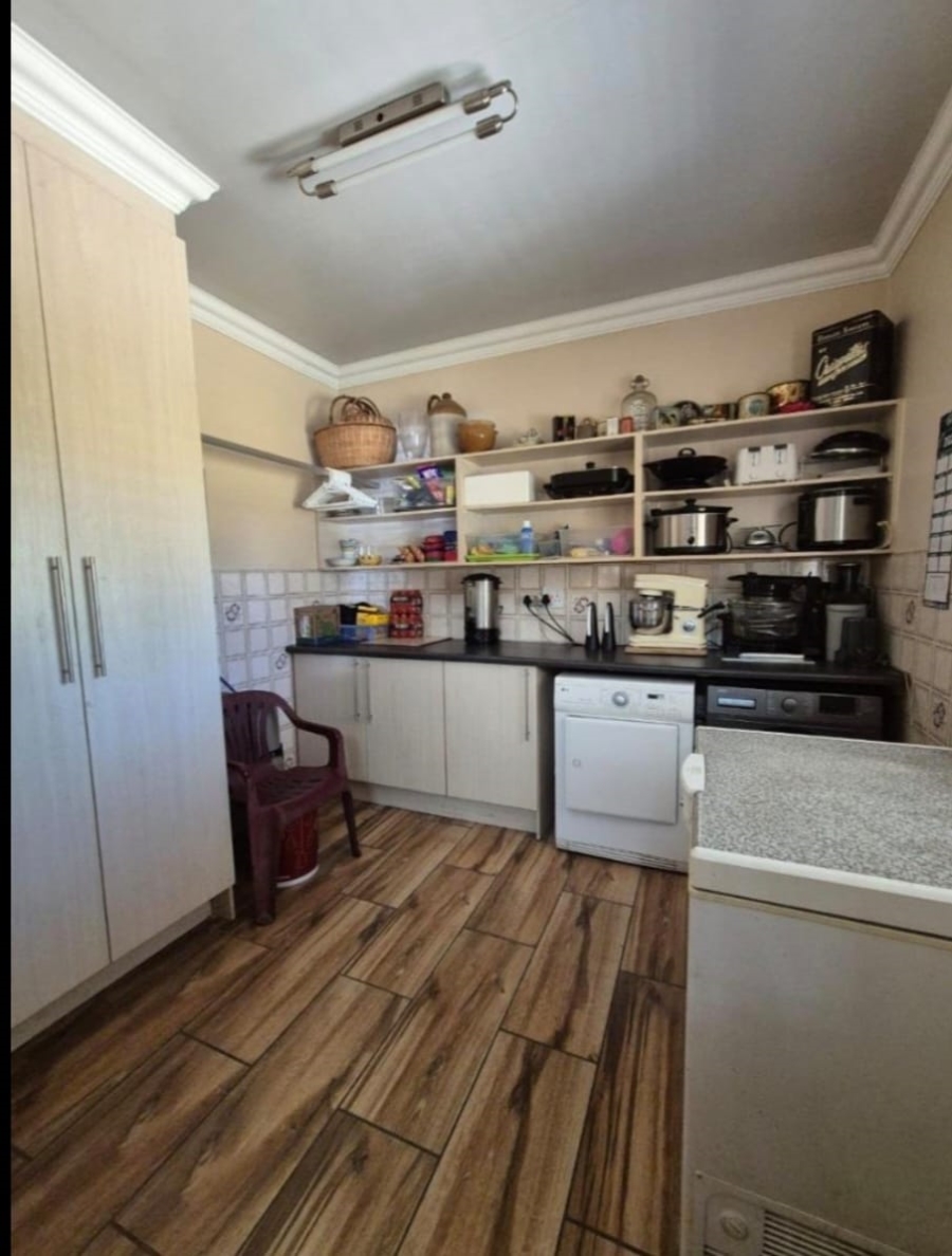 4 Bedroom Property for Sale in Three Rivers Proper Gauteng