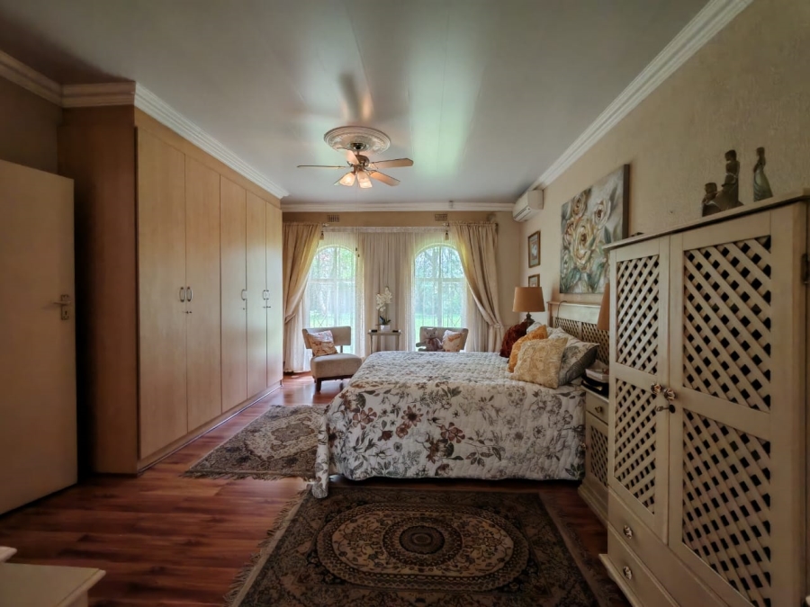4 Bedroom Property for Sale in Three Rivers Proper Gauteng