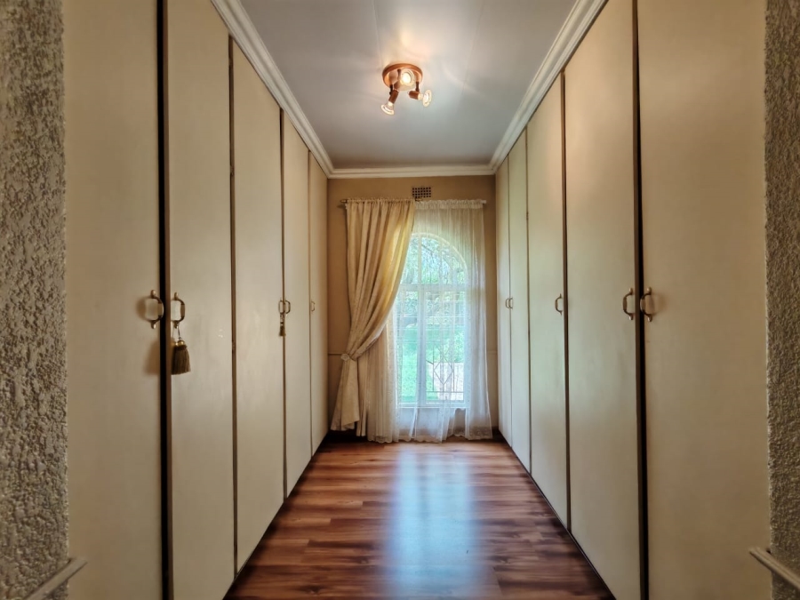 4 Bedroom Property for Sale in Three Rivers Proper Gauteng