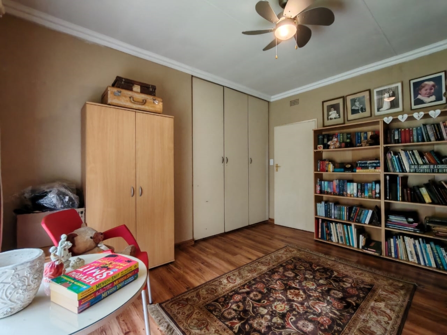 4 Bedroom Property for Sale in Three Rivers Proper Gauteng