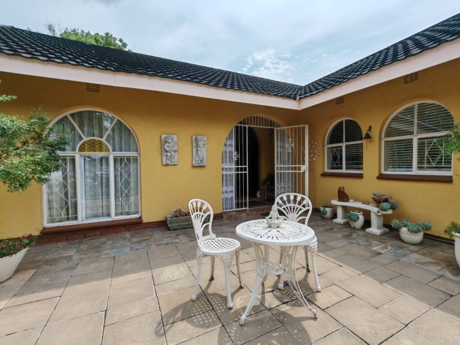 4 Bedroom Property for Sale in Three Rivers Proper Gauteng