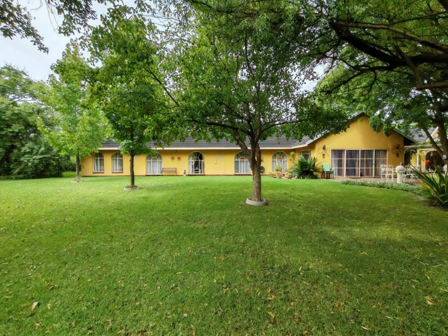4 Bedroom Property for Sale in Three Rivers Proper Gauteng