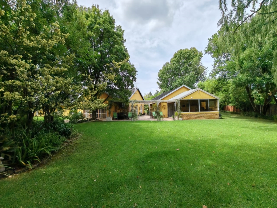 4 Bedroom Property for Sale in Three Rivers Proper Gauteng