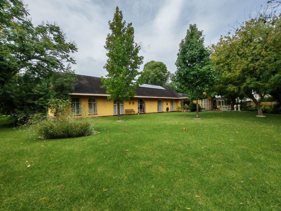 4 Bedroom Property for Sale in Three Rivers Proper Gauteng