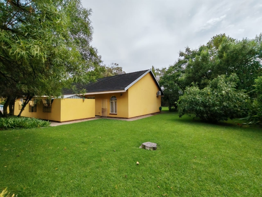 4 Bedroom Property for Sale in Three Rivers Proper Gauteng