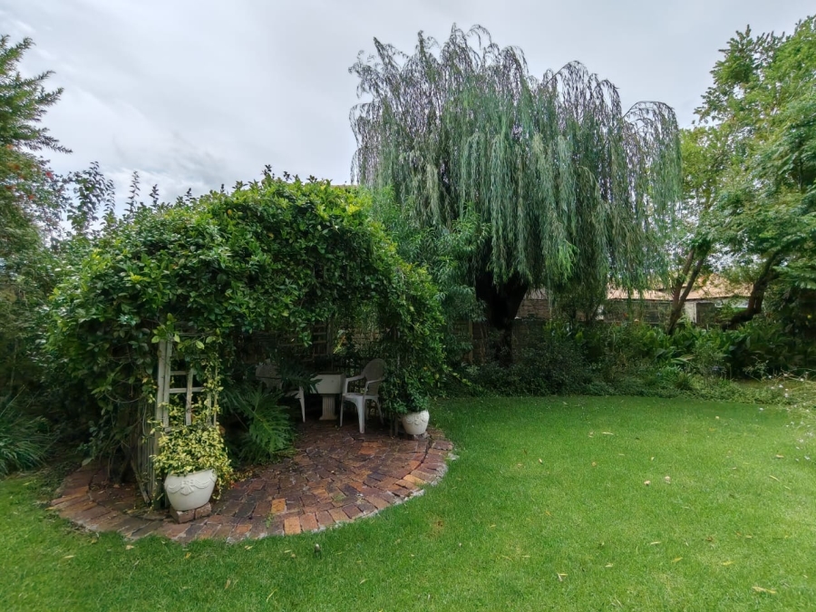 4 Bedroom Property for Sale in Three Rivers Proper Gauteng