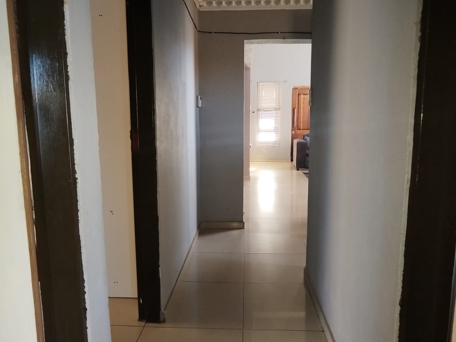 3 Bedroom Property for Sale in Golden Gardens Gauteng