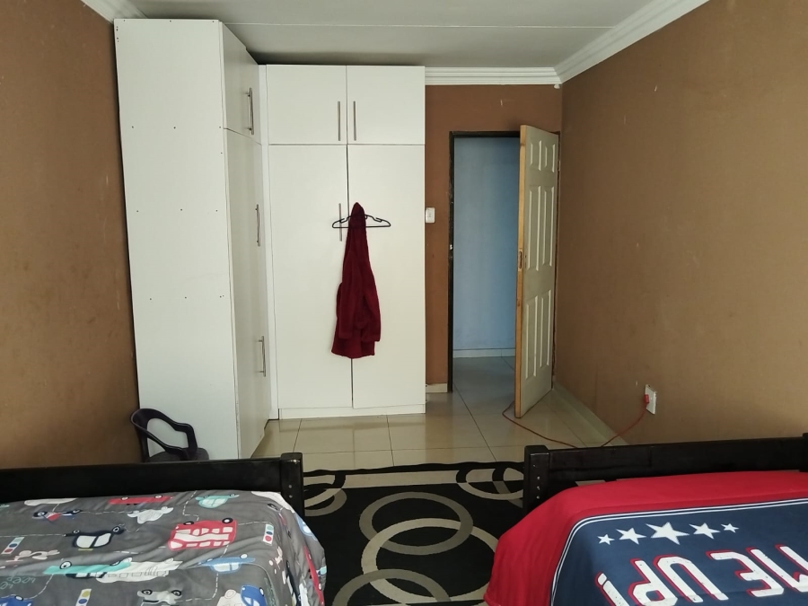 3 Bedroom Property for Sale in Golden Gardens Gauteng