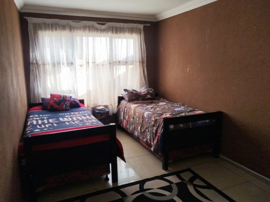 3 Bedroom Property for Sale in Golden Gardens Gauteng