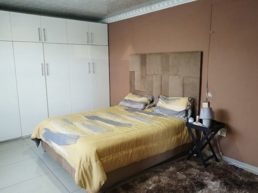 3 Bedroom Property for Sale in Golden Gardens Gauteng
