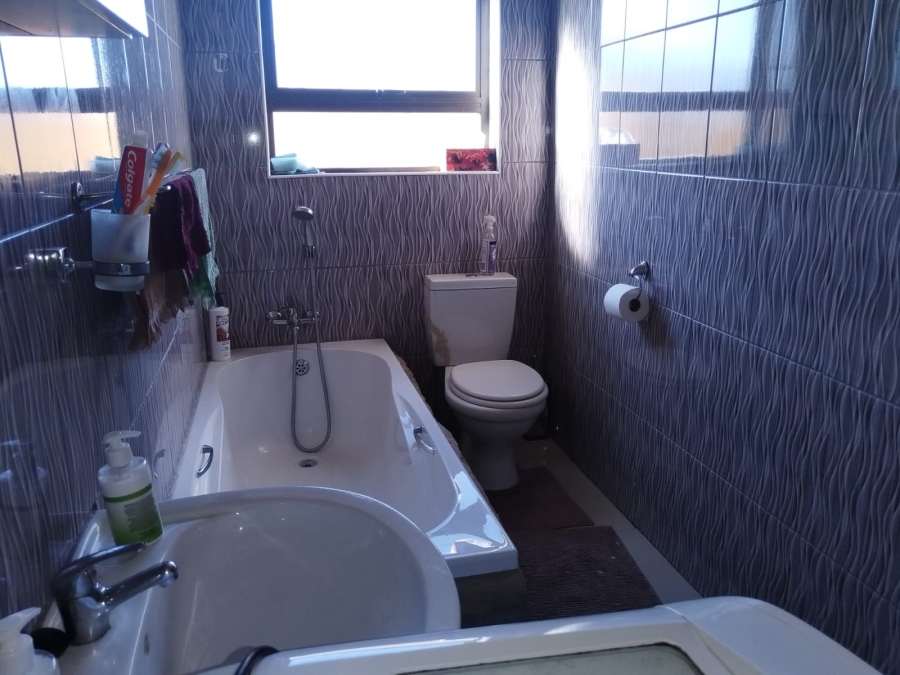 3 Bedroom Property for Sale in Golden Gardens Gauteng