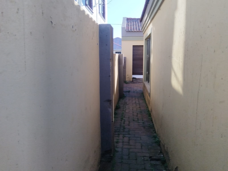 3 Bedroom Property for Sale in Golden Gardens Gauteng