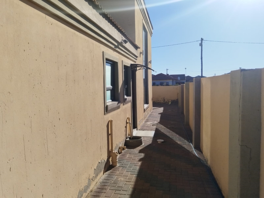 3 Bedroom Property for Sale in Golden Gardens Gauteng