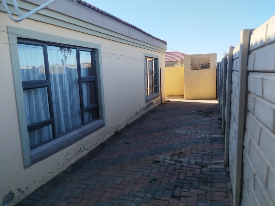 3 Bedroom Property for Sale in Golden Gardens Gauteng
