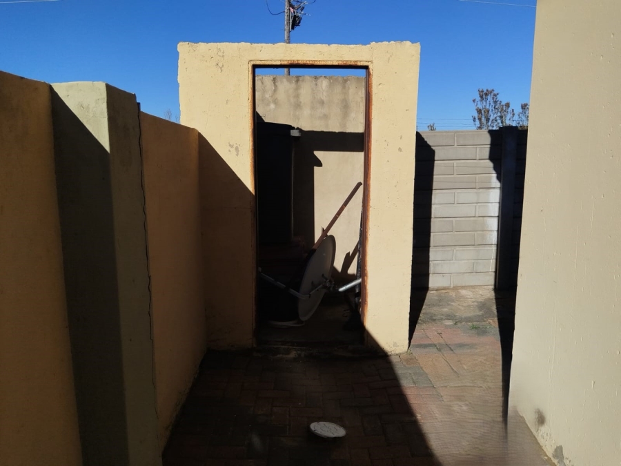 3 Bedroom Property for Sale in Golden Gardens Gauteng