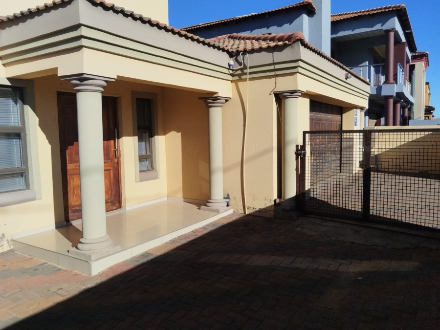 3 Bedroom Property for Sale in Golden Gardens Gauteng