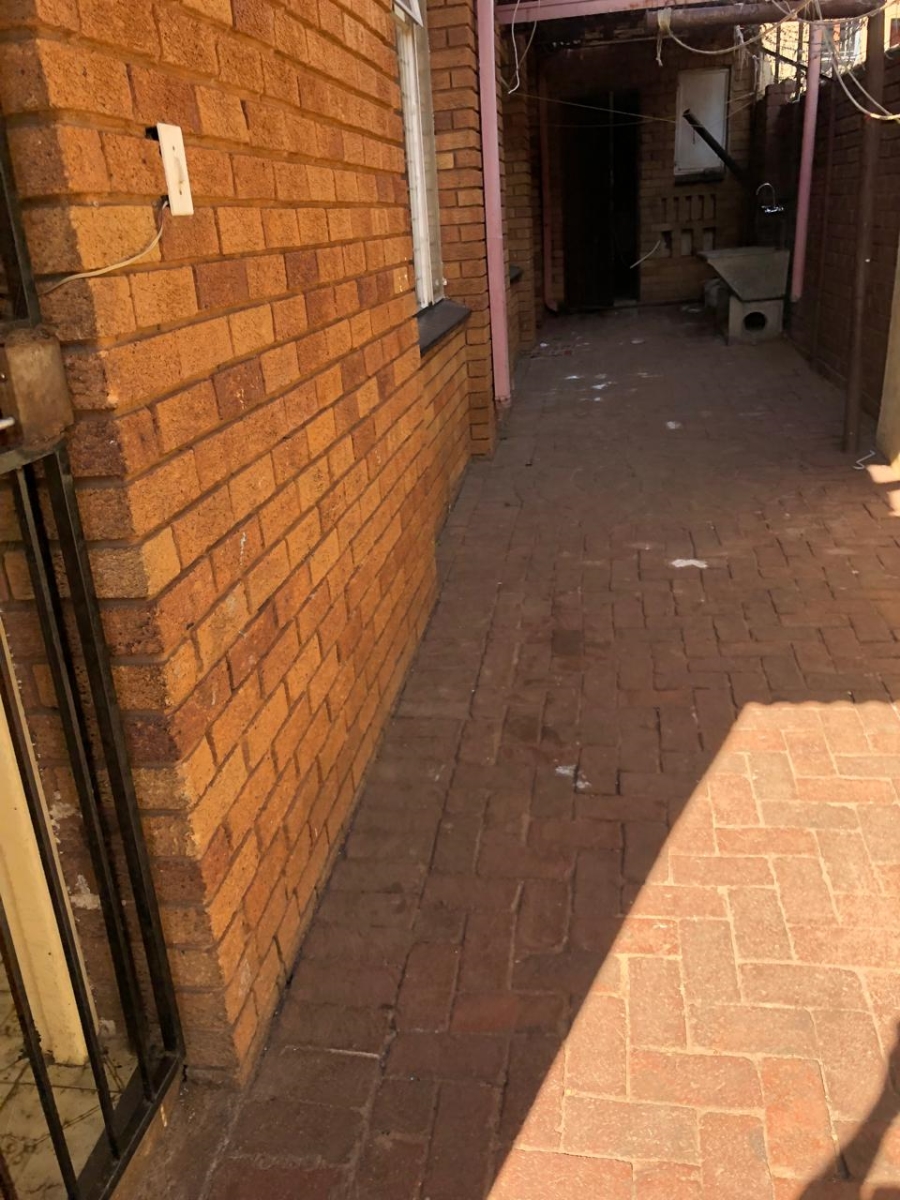 To Let 2 Bedroom Property for Rent in Laudium Gauteng