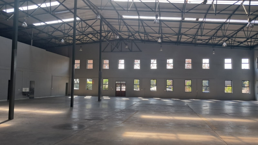 To Let Commercial Property for Rent in Randjespark Gauteng