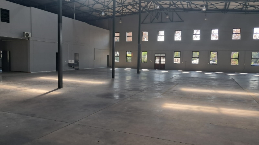 To Let Commercial Property for Rent in Randjespark Gauteng