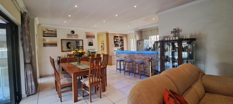 To Let 3 Bedroom Property for Rent in Weltevreden Park Gauteng