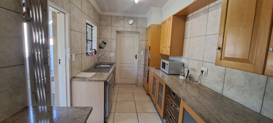 To Let 3 Bedroom Property for Rent in Weltevreden Park Gauteng