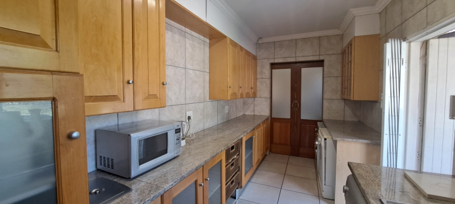 To Let 3 Bedroom Property for Rent in Weltevreden Park Gauteng