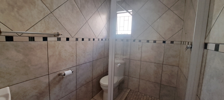 To Let 3 Bedroom Property for Rent in Weltevreden Park Gauteng