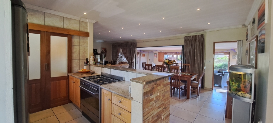 To Let 3 Bedroom Property for Rent in Weltevreden Park Gauteng