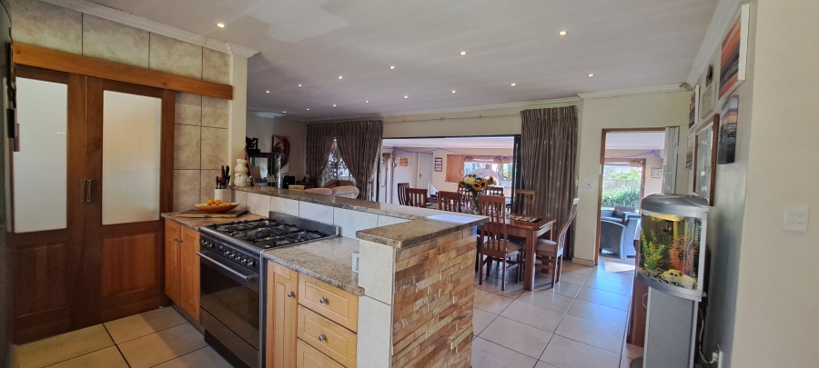 To Let 3 Bedroom Property for Rent in Weltevreden Park Gauteng