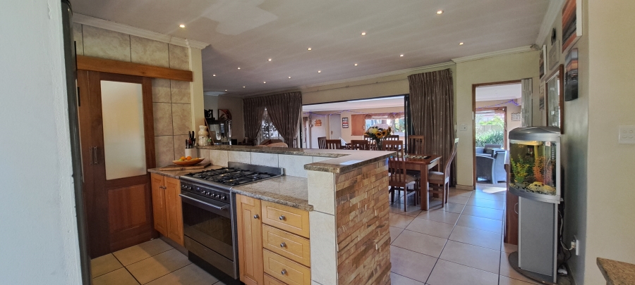 To Let 3 Bedroom Property for Rent in Weltevreden Park Gauteng