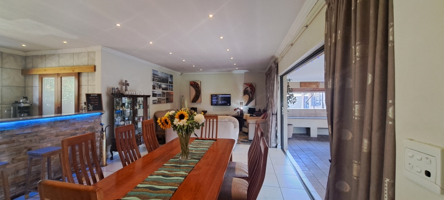 To Let 3 Bedroom Property for Rent in Weltevreden Park Gauteng