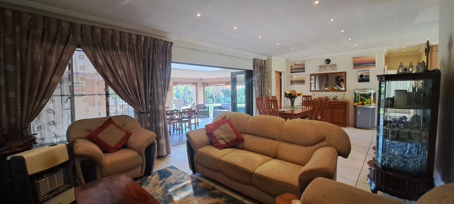 To Let 3 Bedroom Property for Rent in Weltevreden Park Gauteng