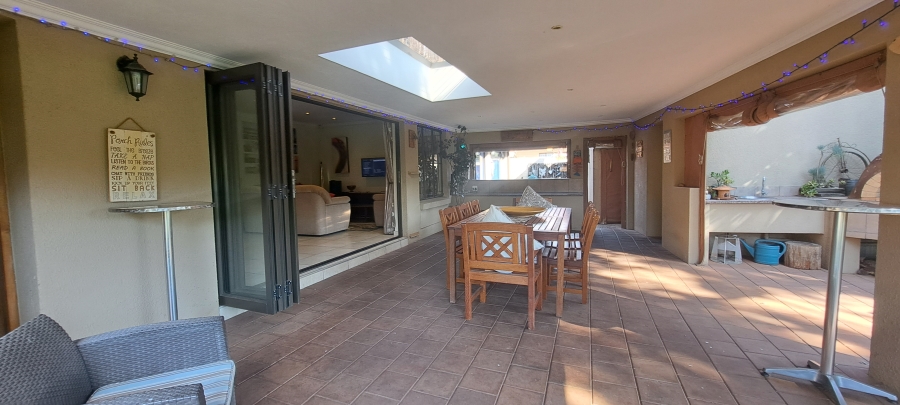 To Let 3 Bedroom Property for Rent in Weltevreden Park Gauteng