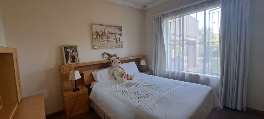 To Let 3 Bedroom Property for Rent in Weltevreden Park Gauteng