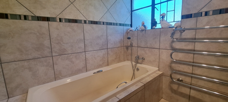 To Let 3 Bedroom Property for Rent in Weltevreden Park Gauteng