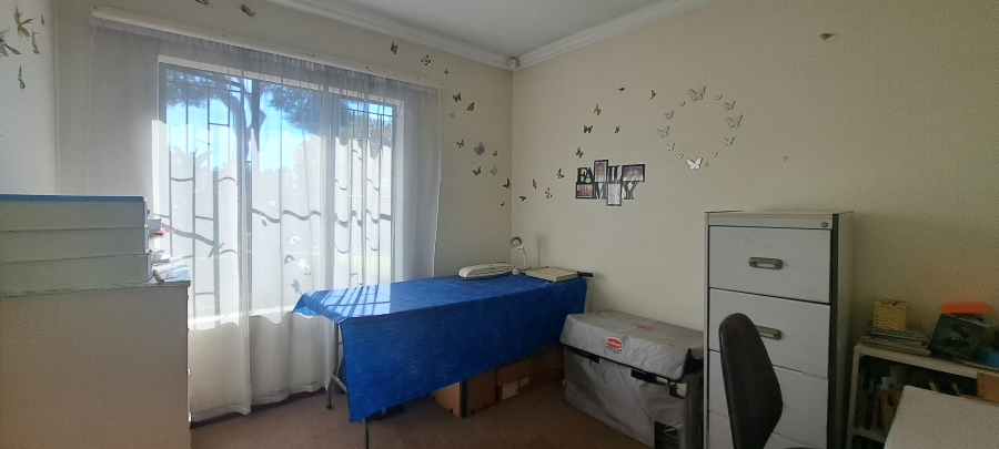 To Let 3 Bedroom Property for Rent in Weltevreden Park Gauteng